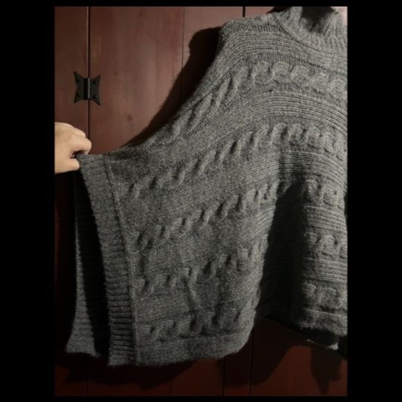 Simply Natural Designs Baby Alpaca Cable Knit Sweater Poncho Grey Size OS - NWT - Picture 11 of 16